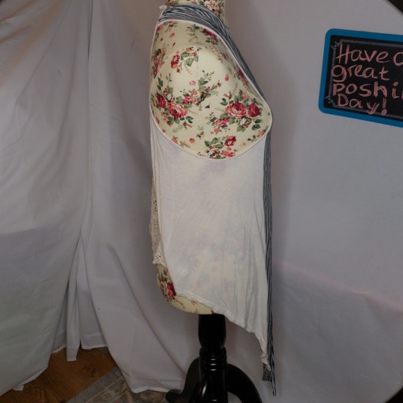 Love Culture Sz Med STRIPED FRONT W/CROCHET BACK - Picture 2 of 8